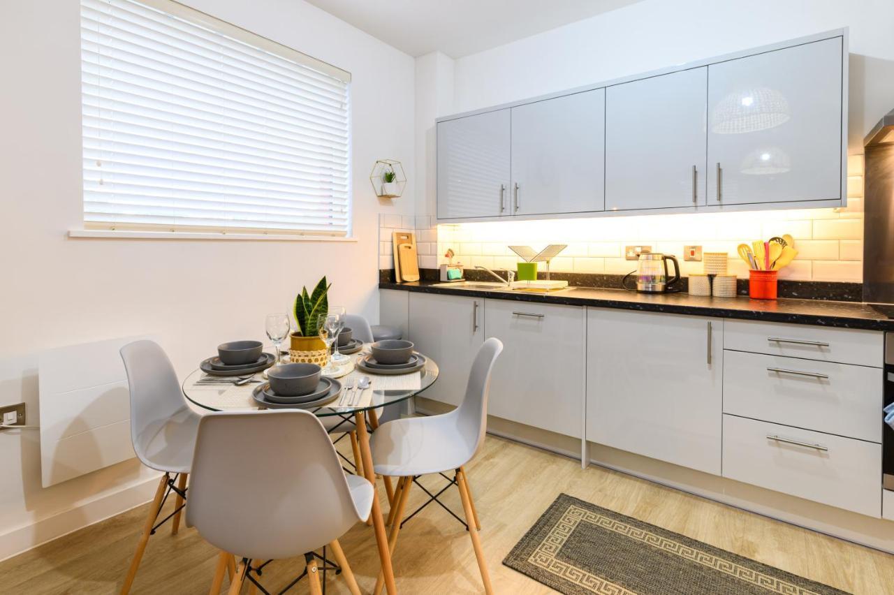 Comfy & Homely 2Bed Apartment - 5 Star Location Manchester Exterior photo